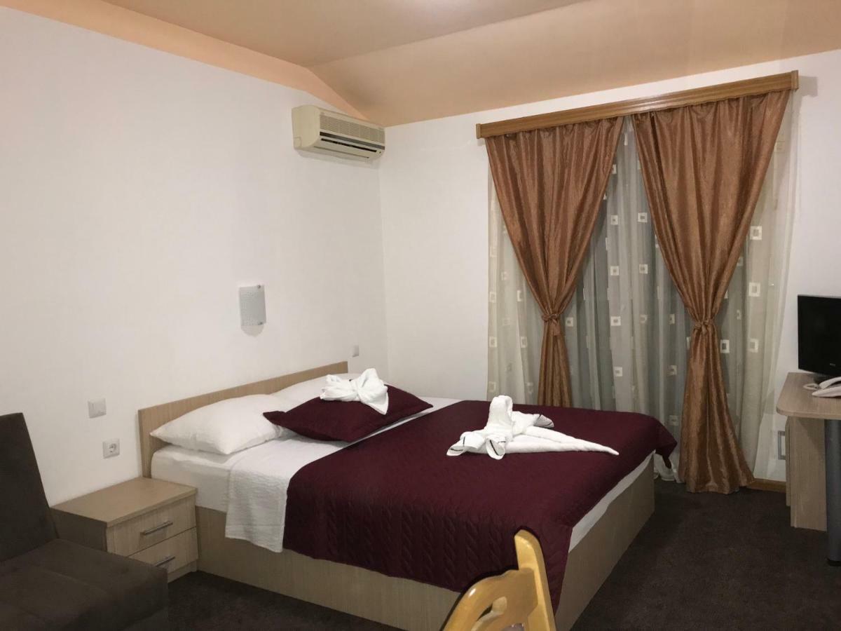 Hotel Ami - M Неум Екстер'єр фото