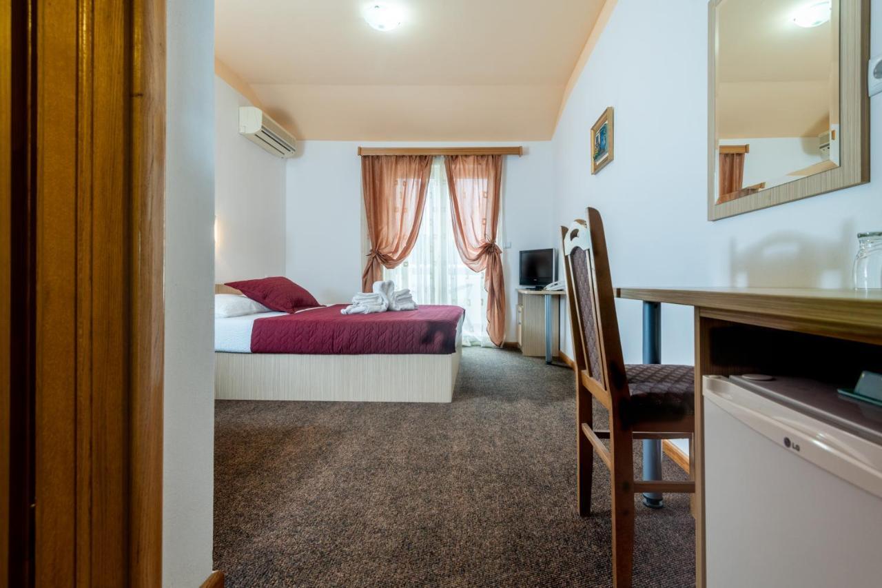 Hotel Ami - M Неум Екстер'єр фото