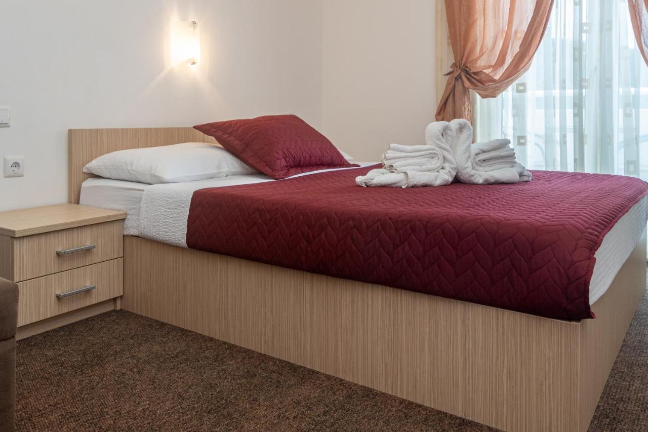 Hotel Ami - M Неум Екстер'єр фото