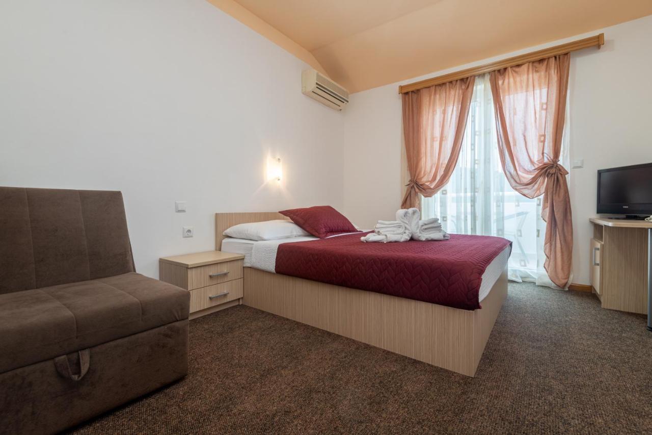 Hotel Ami - M Неум Екстер'єр фото