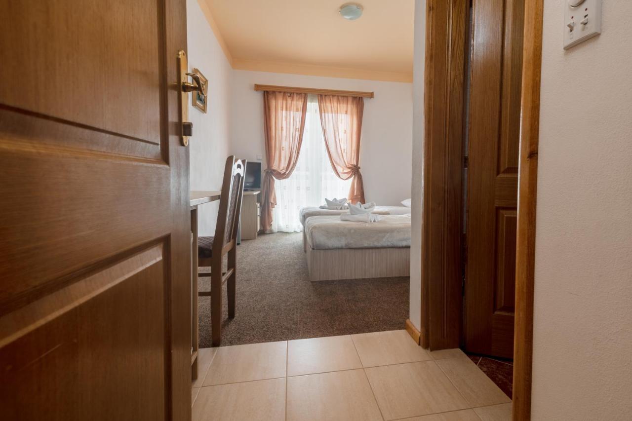 Hotel Ami - M Неум Екстер'єр фото